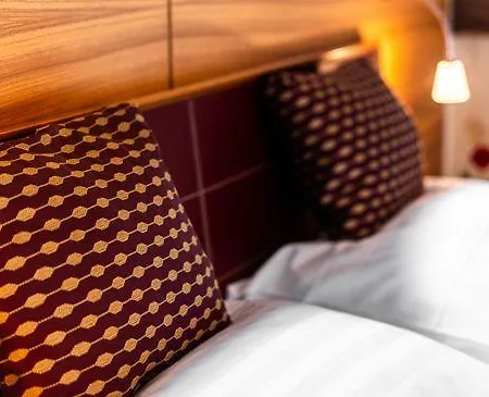 Pollux Hotell 4*