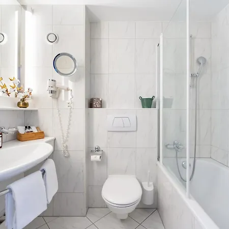 Pollux Hotell 4*