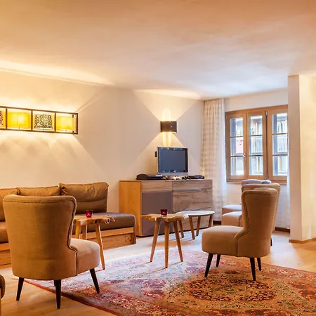Pollux Hotel 4*