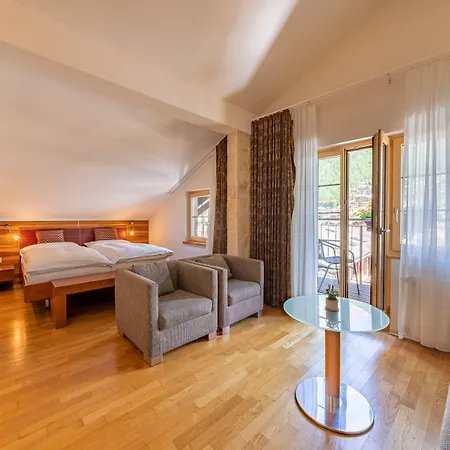 Pollux Hotel 4*