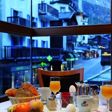 Hotell Pollux 4*