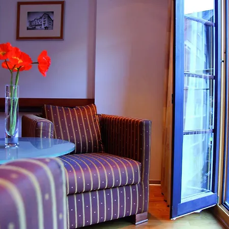 Pollux Hotell 4*