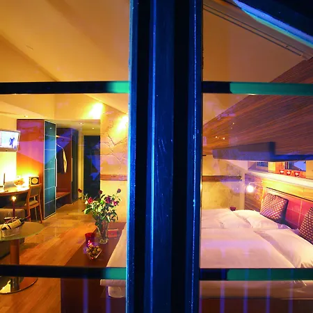 فندق Pollux 4*