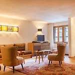 Pollux Hotel 4*